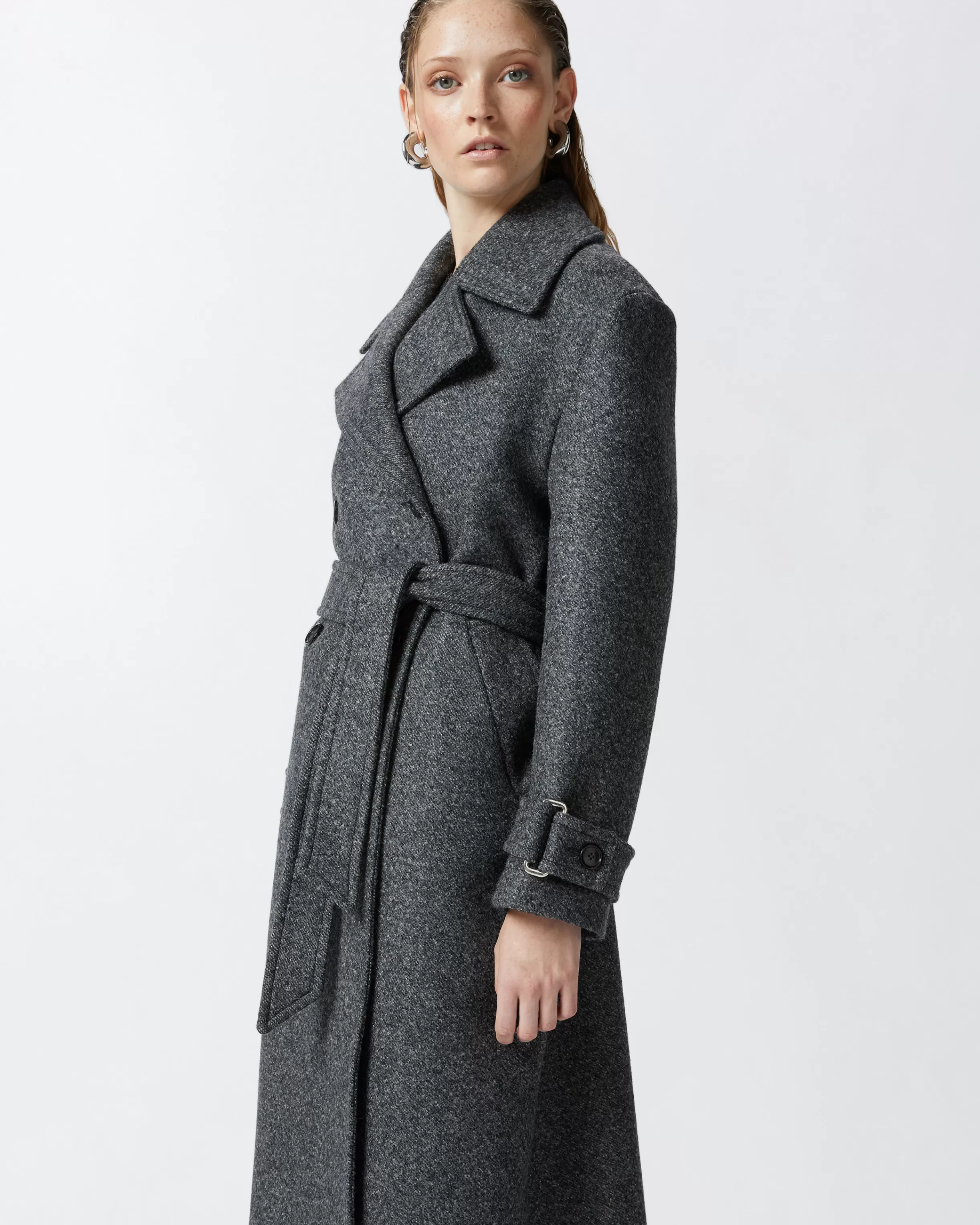 Shop Cappotto stile trench con cintura Cappotti